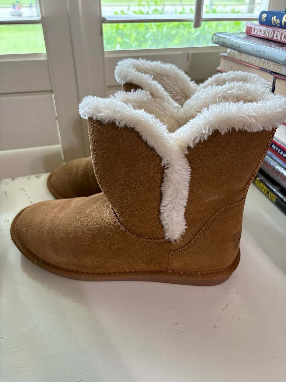 Minnetonka Milltown Suede Faux Fur Trim Winter Ankle Boots